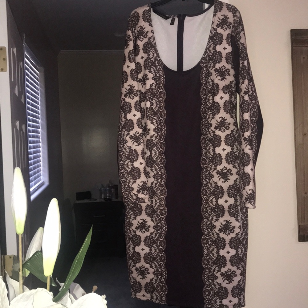 Kardashian Kollection super cute classy dress!